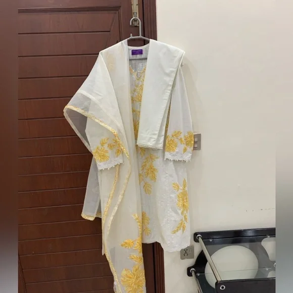 SANA SAFINAZ White and Yellow Embroidered Dress - Picture 3 of 14